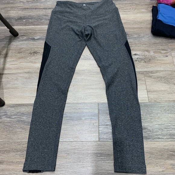 Yoga pants. - Picture 1 of 2